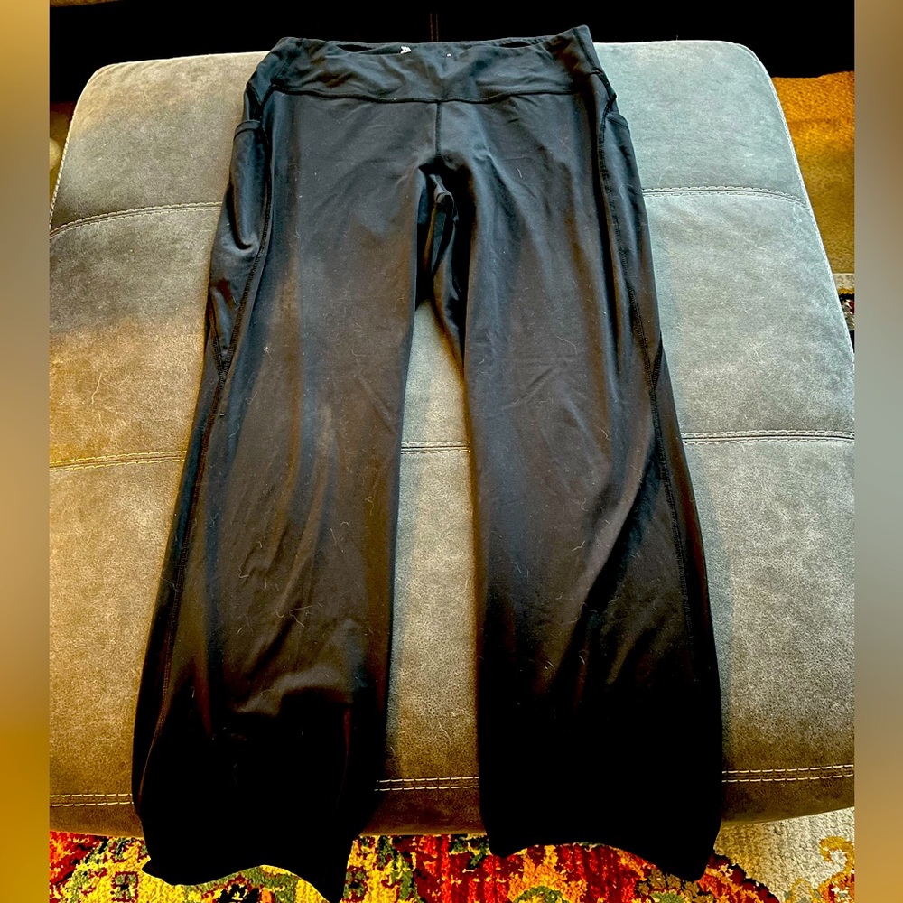 Stretchy wide-legged yoga pants